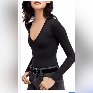 Slim Fit Black V-Neck Long Sleeve Bodysuit